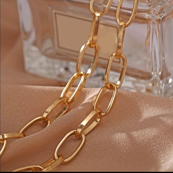 Woman’s Gold Paper Clip Chain Necklace - Picture 5 of 7